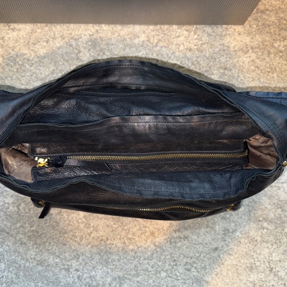 Vince Camuto 'Mica" hobo handbag, black with gold hardware - Picture 6 of 12